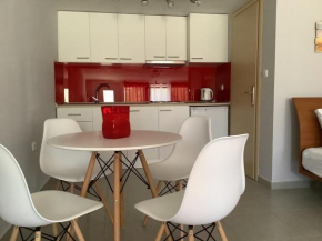 SUNNY STUDIO IRAKLITSA